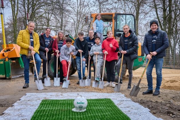 Katholische Jugendagentur K Ln Kinder Bekommen Neuen Bolzplatz In Der